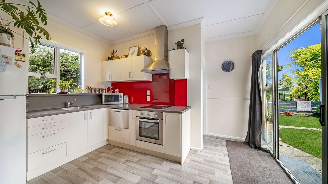 19 Teviot Street, Oamaru North, Oamaru - Carousel 2