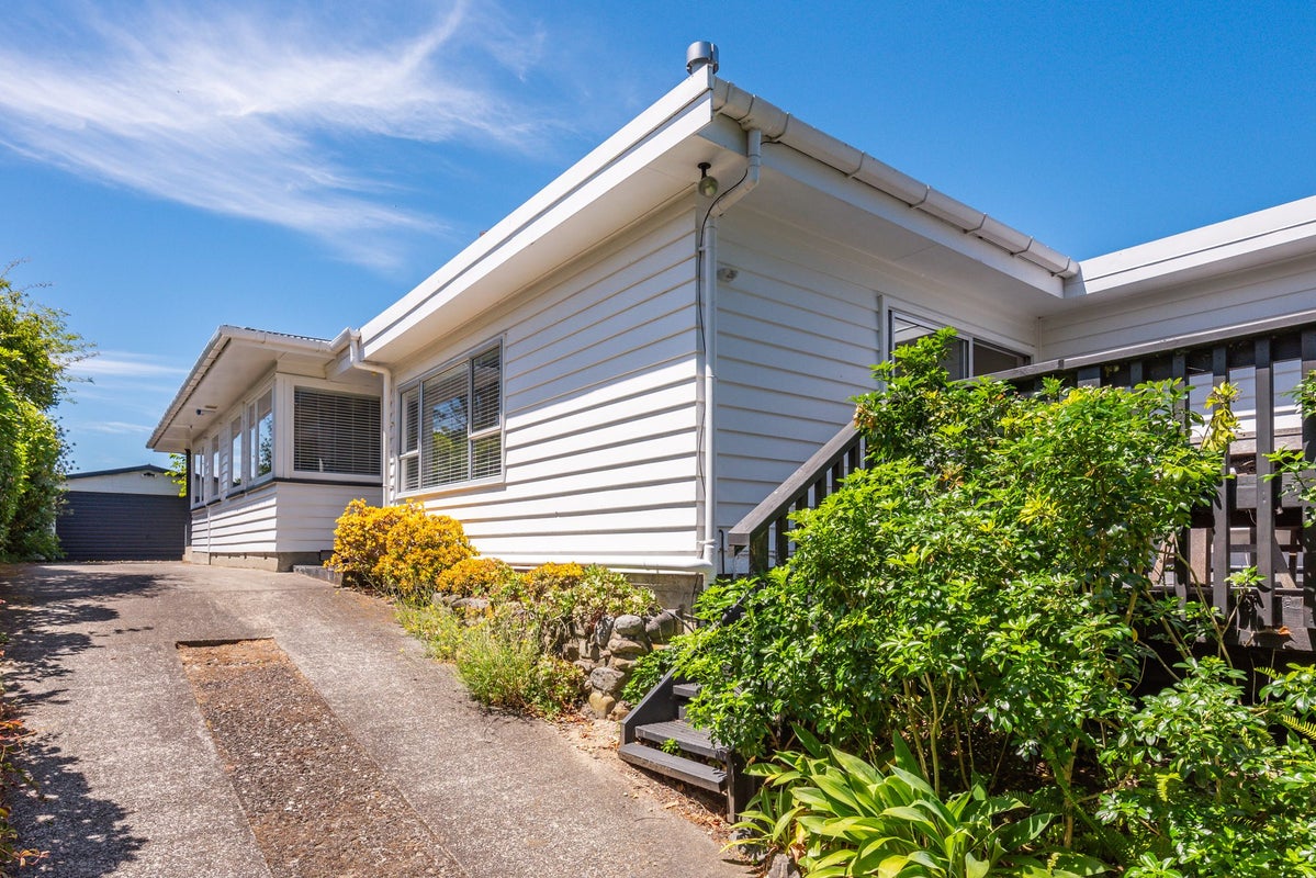 44 Clunie Avenue, Raumati South, Paraparaumu - Carousel 2