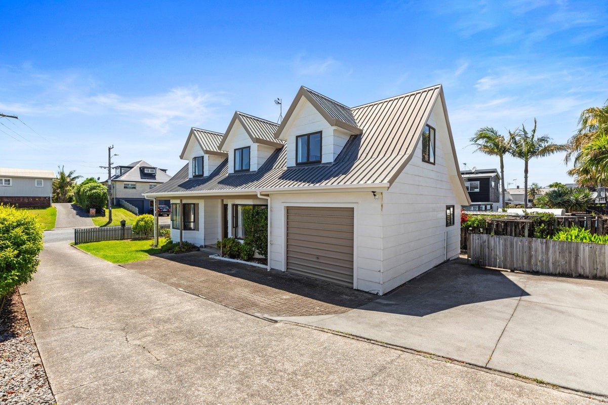 1040A Papamoa Beach Road, Papamoa Beach, Papamoa - Carousel 2
