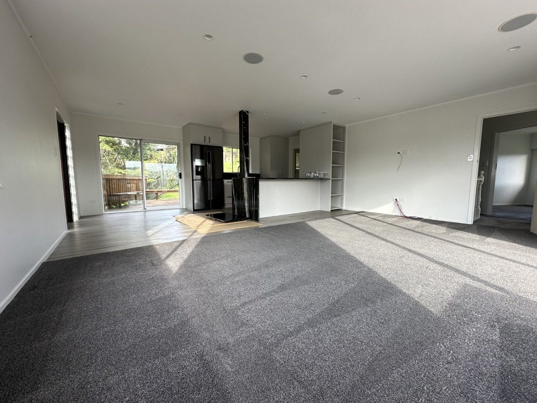 8 Orchard Place, Morningside, Whangarei - Carousel 1