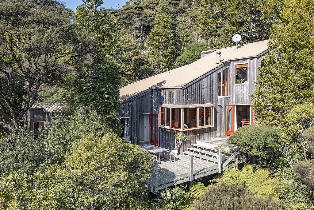 58 Lone Kauri Road, New Lynn - Carousel 1