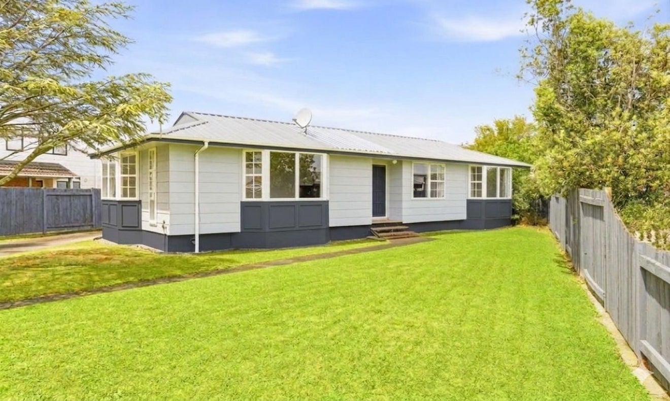 52 Acacia Street, Kelvin Grove, Palmerston North - Carousel 1