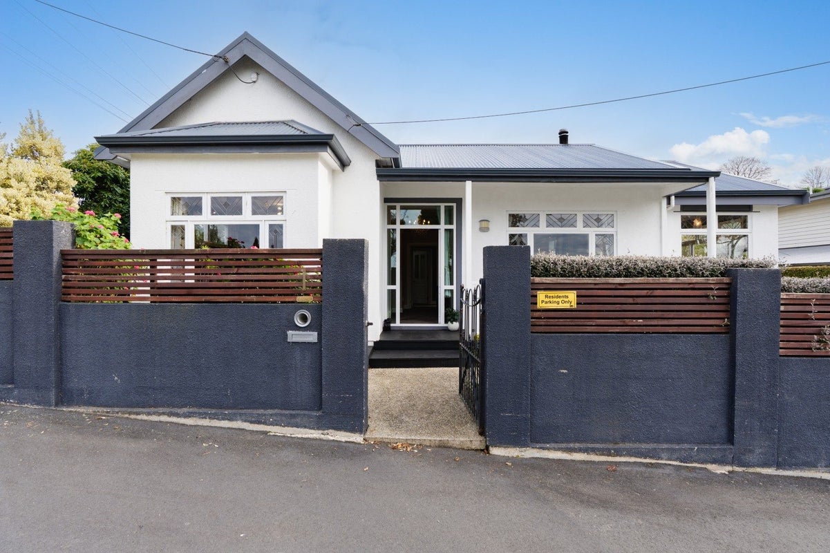 1 Harcourt Street, Belleknowes, Dunedin - Carousel 26