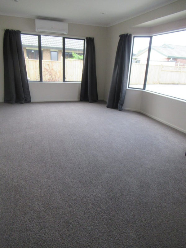 41 Mary Huse Grove, Manor Park, Lower Hutt - Carousel 1