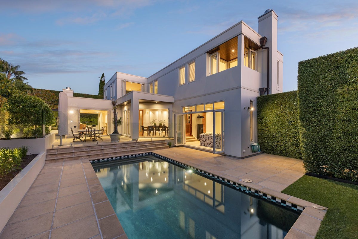 12 Ronaki Road, Mission Bay, Auckland - Carousel 1