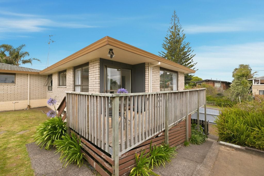 135 Bellevue Road, Brookfield, Tauranga - Carousel 1
