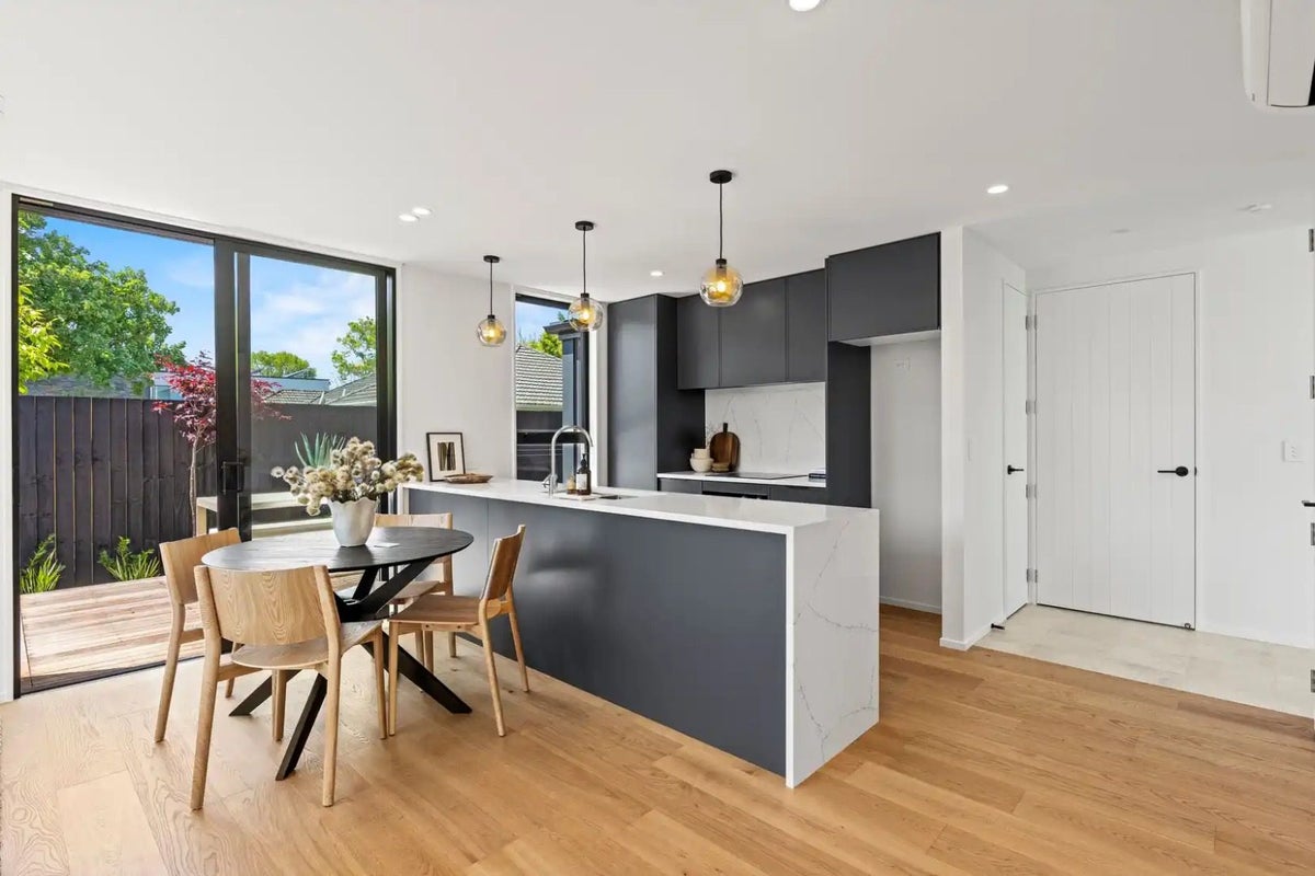 1/60 Innes Road, St Albans, Christchurch - Carousel 2