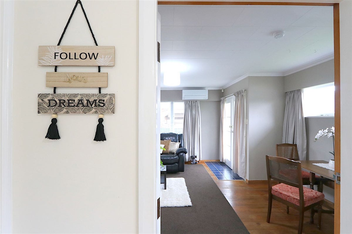 1/87 KARAMU CRES, Wainuiomata, Lower Hutt - Carousel 1