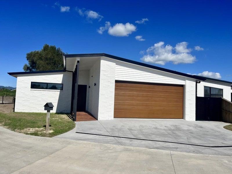 4 Bryan Lane, Te Aroha, Te Aroha - Carousel 1