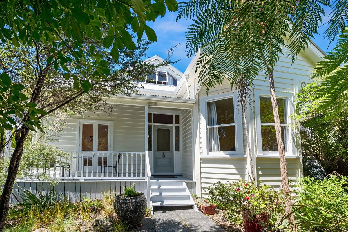 28 Summer Street, Stanley Point, Auckland - Carousel 1