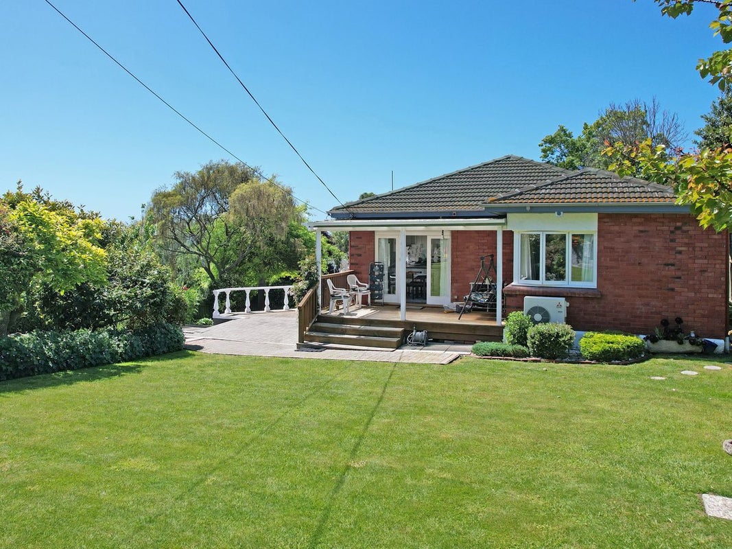 17 Hull Street, South Hill, Oamaru - Carousel 1