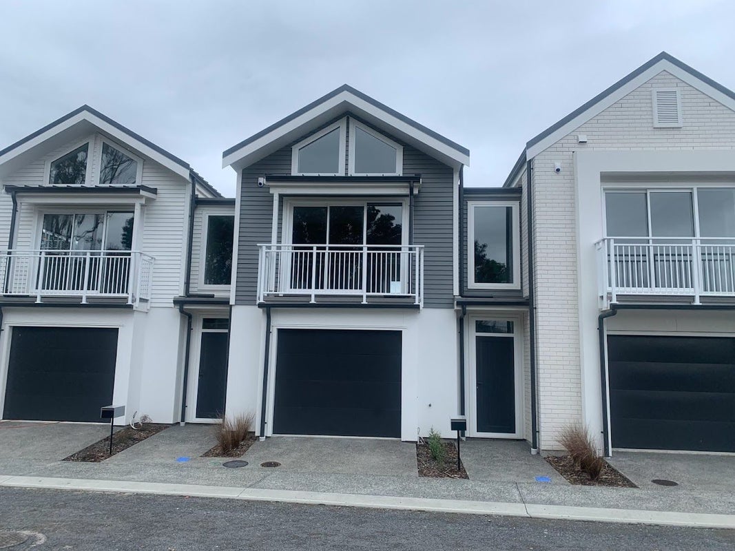14 Kopua Place, Whitby, Porirua - Carousel 2
