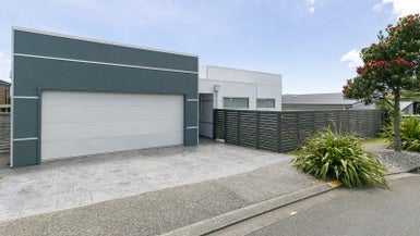 27 Lacebark Lane, Woodridge, Wellington - Carousel 1