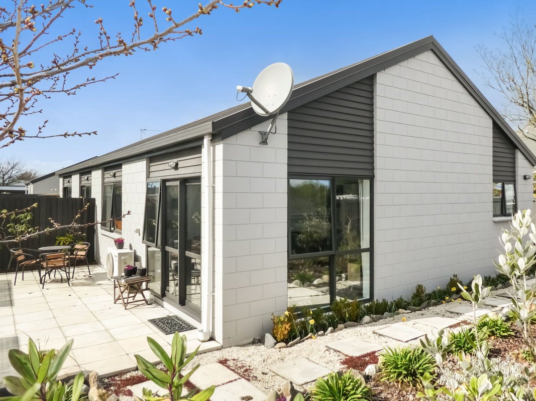 1/430 Barbadoes Street, Edgeware, Christchurch - Carousel 1