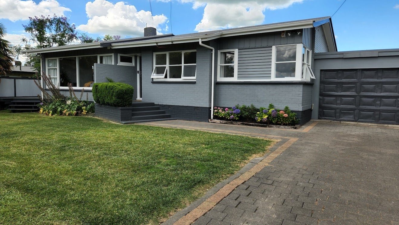 6 Heath Street, St Andrews, Hamilton - Carousel 1