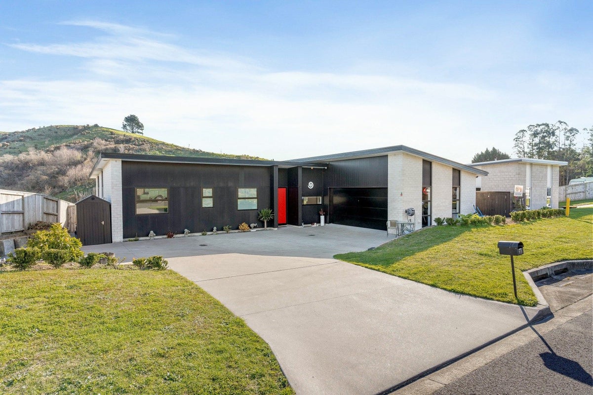 15 Bob Carter Place, Welcome Bay, Tauranga - Carousel 1
