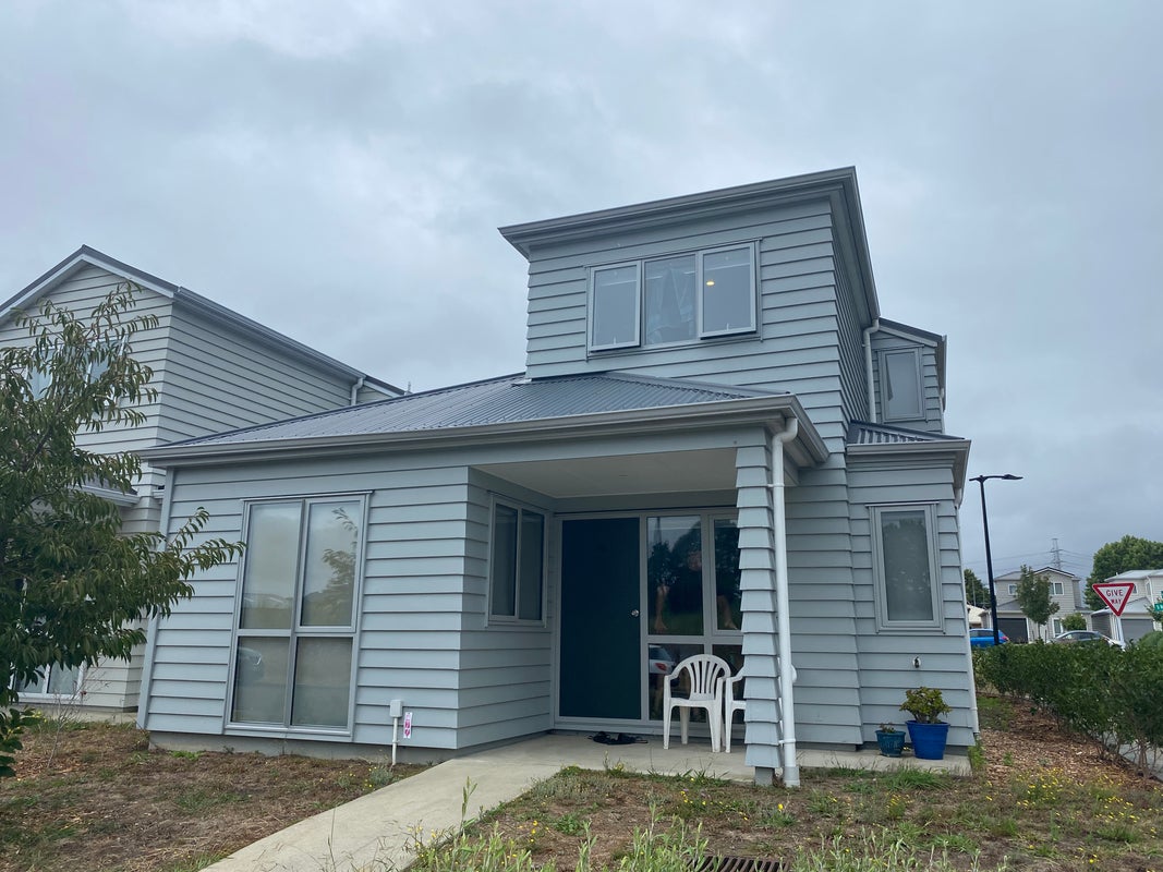 77 Divide Loop, Takanini, Auckland - Carousel 1