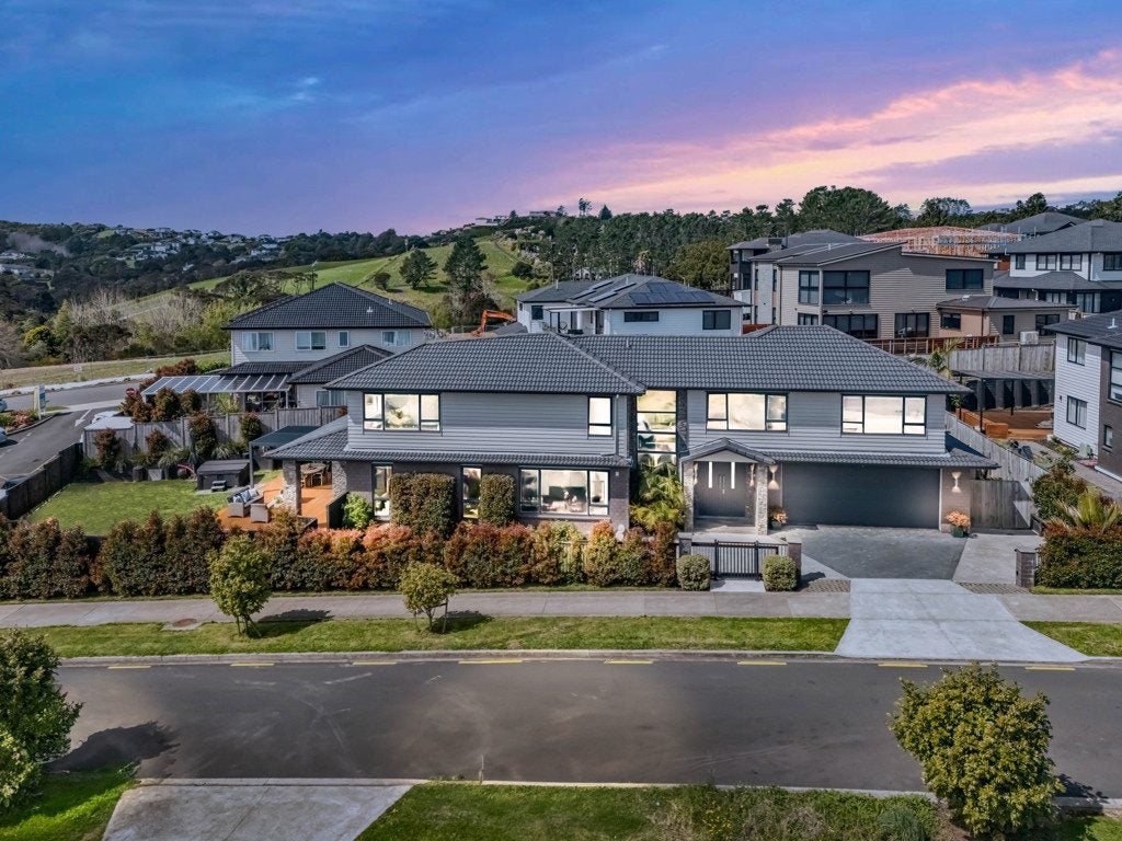 6 Perehia RD, Flat Bush, Auckland - Carousel 1