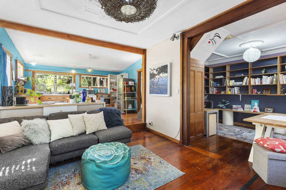 77 Holloway Road, Aro Valley, Wellington - Carousel 2
