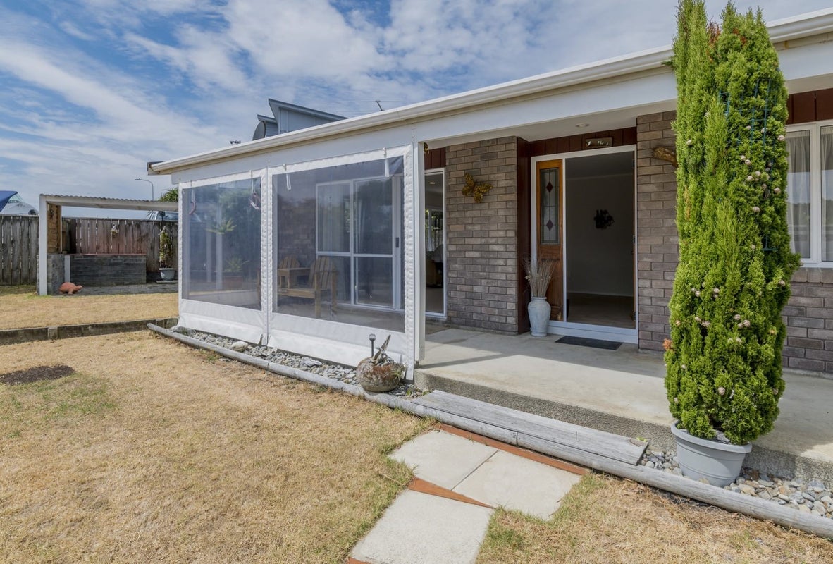 23 Tobys Way, Waikanae Beach, Waikanae - Carousel 1