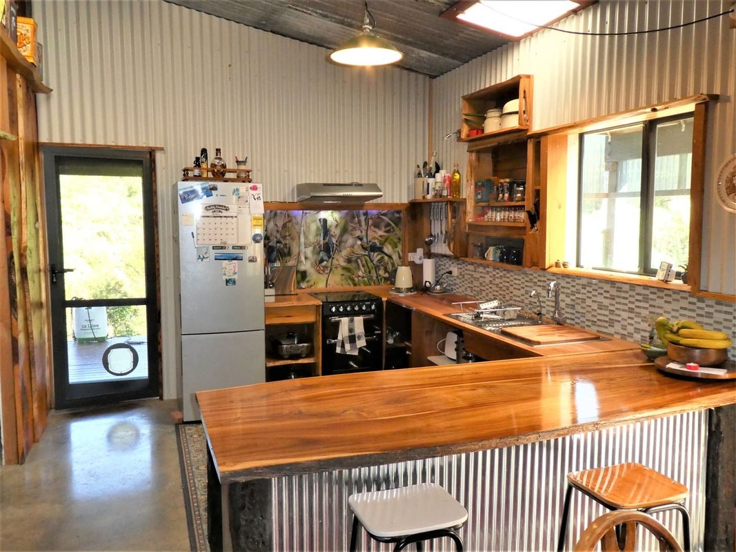 102 Boons Valley Road, Waikawa, Picton - Carousel 2