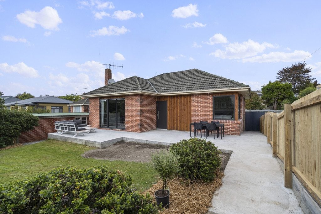 24 Irvine Street, Highfield, Timaru - Carousel 1