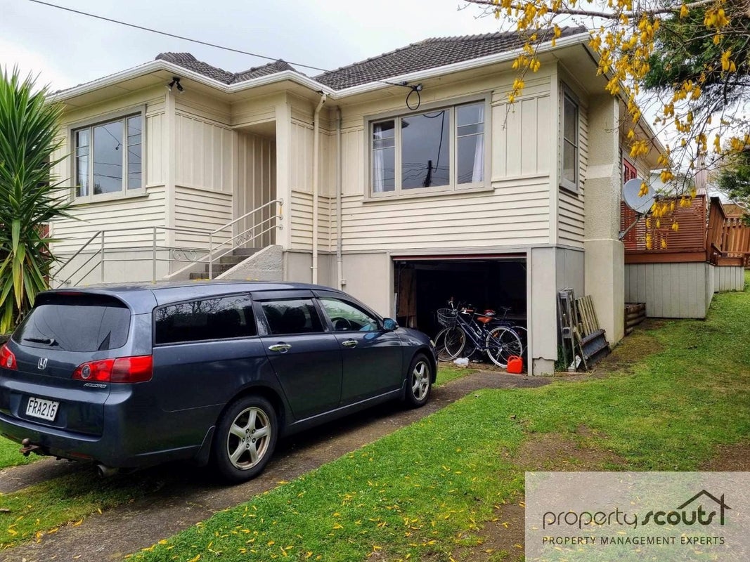 292 Huatoki Street, Upper Vogeltown, New Plymouth - Carousel 1