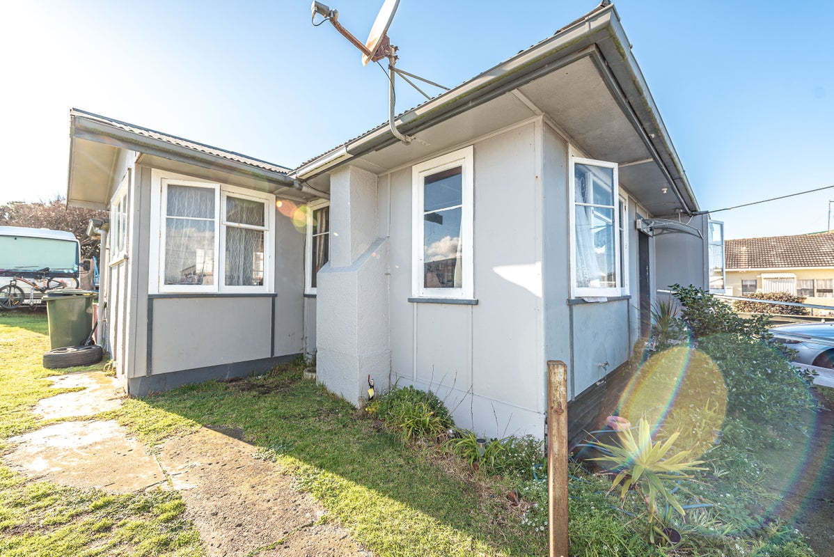 28 Cornfoot Street, Castlecliff, Whanganui - Carousel 2