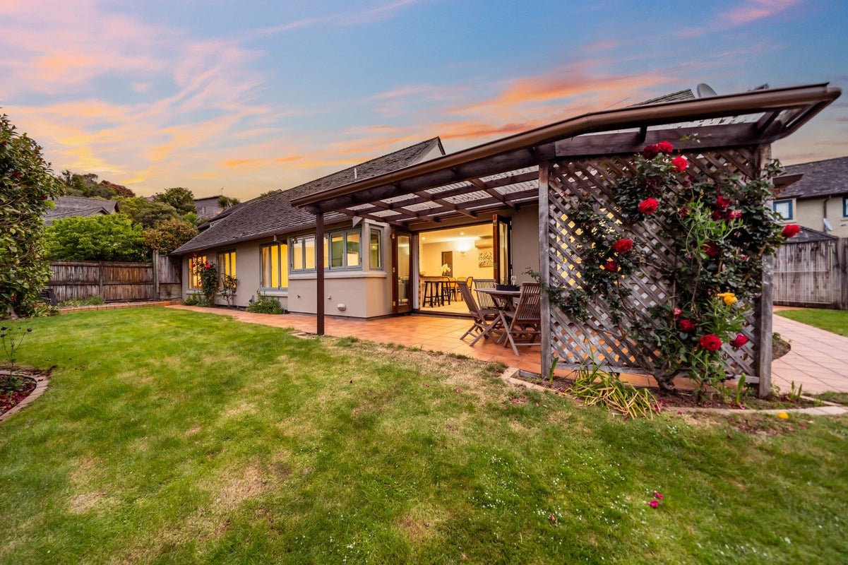 3/3 Gard Street, Silverstream, Upper Hutt - Carousel 2