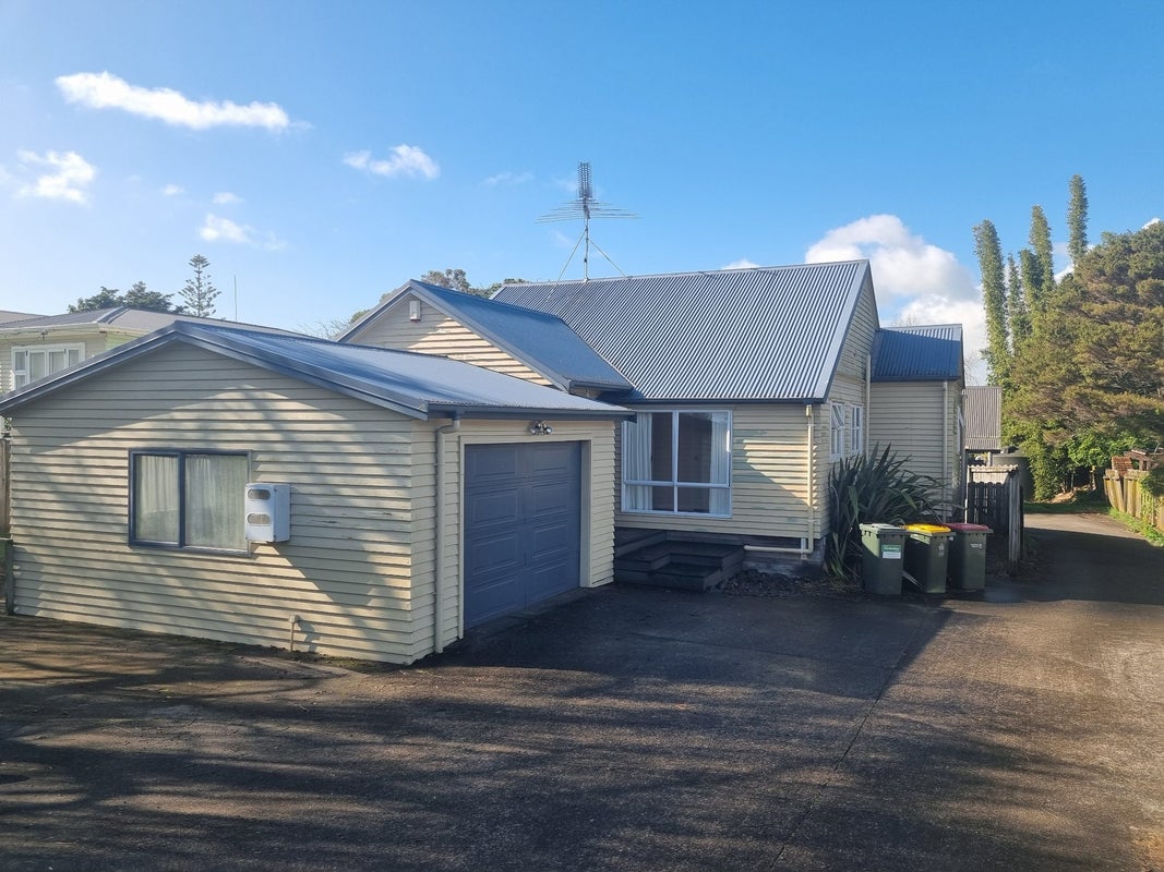 59 Shelly Bay Road, Beachlands, Auckland - Carousel 1