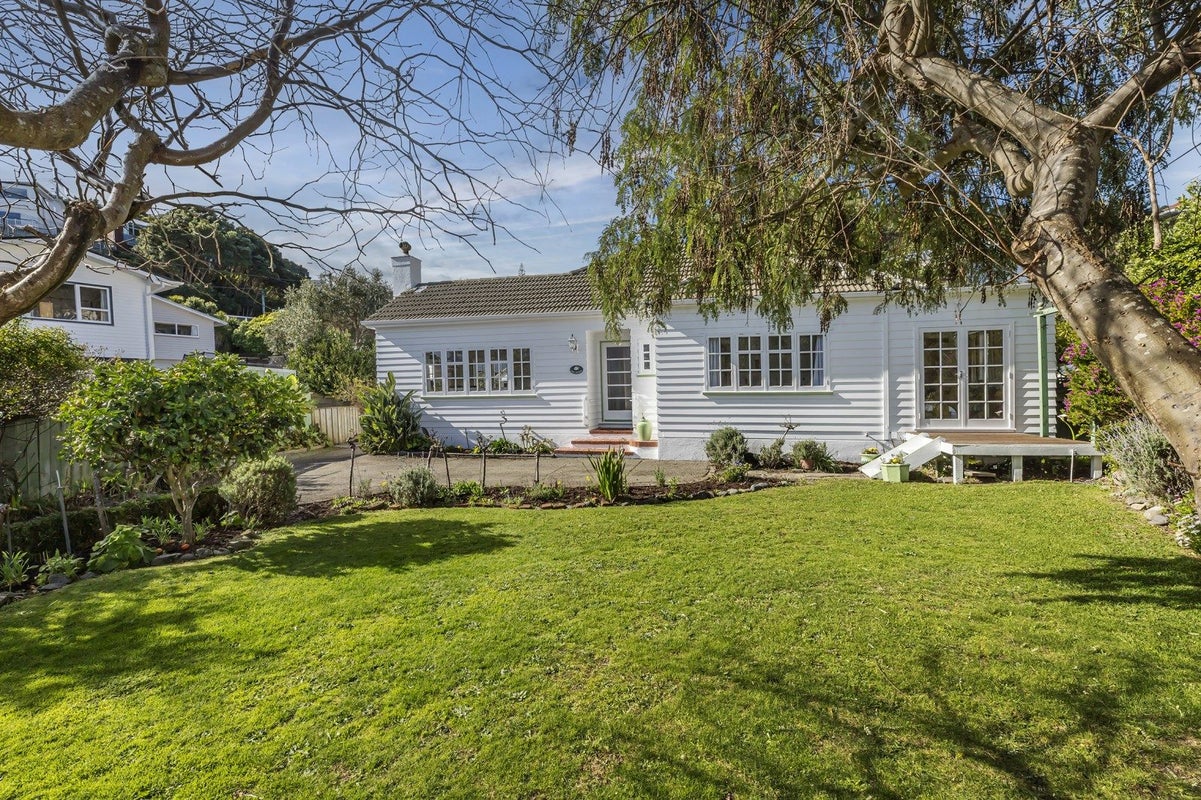 15 Streatlam Crescent, Strathmore Park, Wellington - Carousel 2