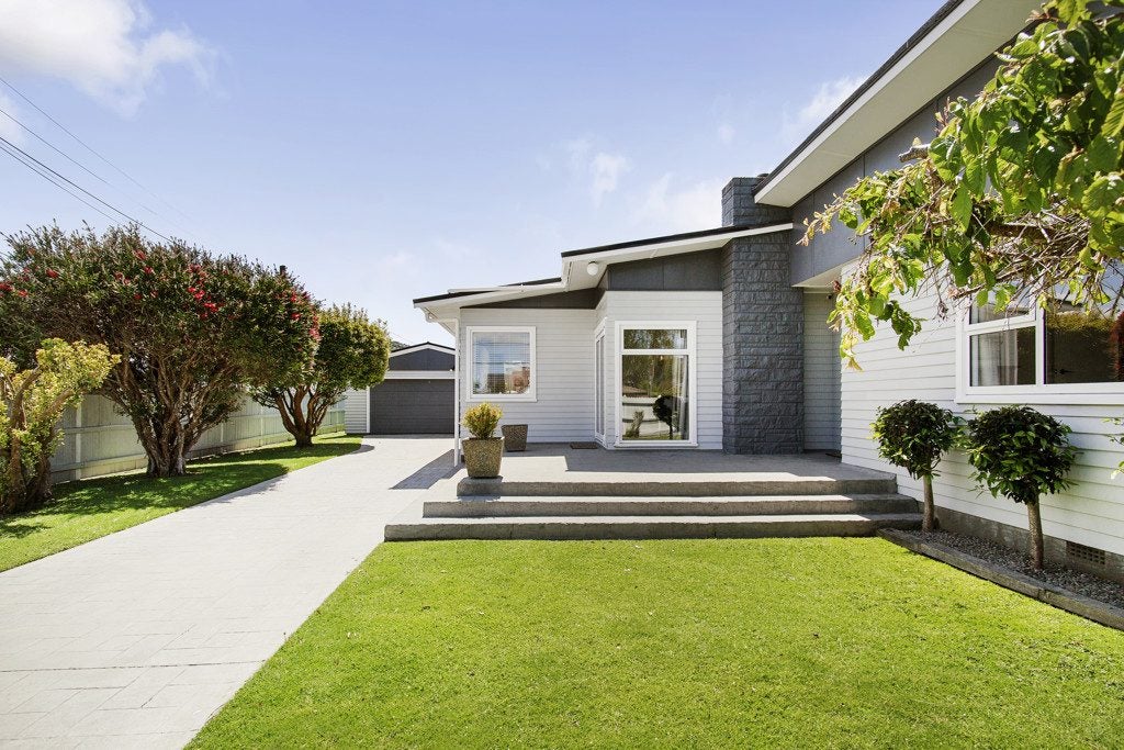 18 Tennyson Avenue, Avalon, Lower Hutt - Carousel 2