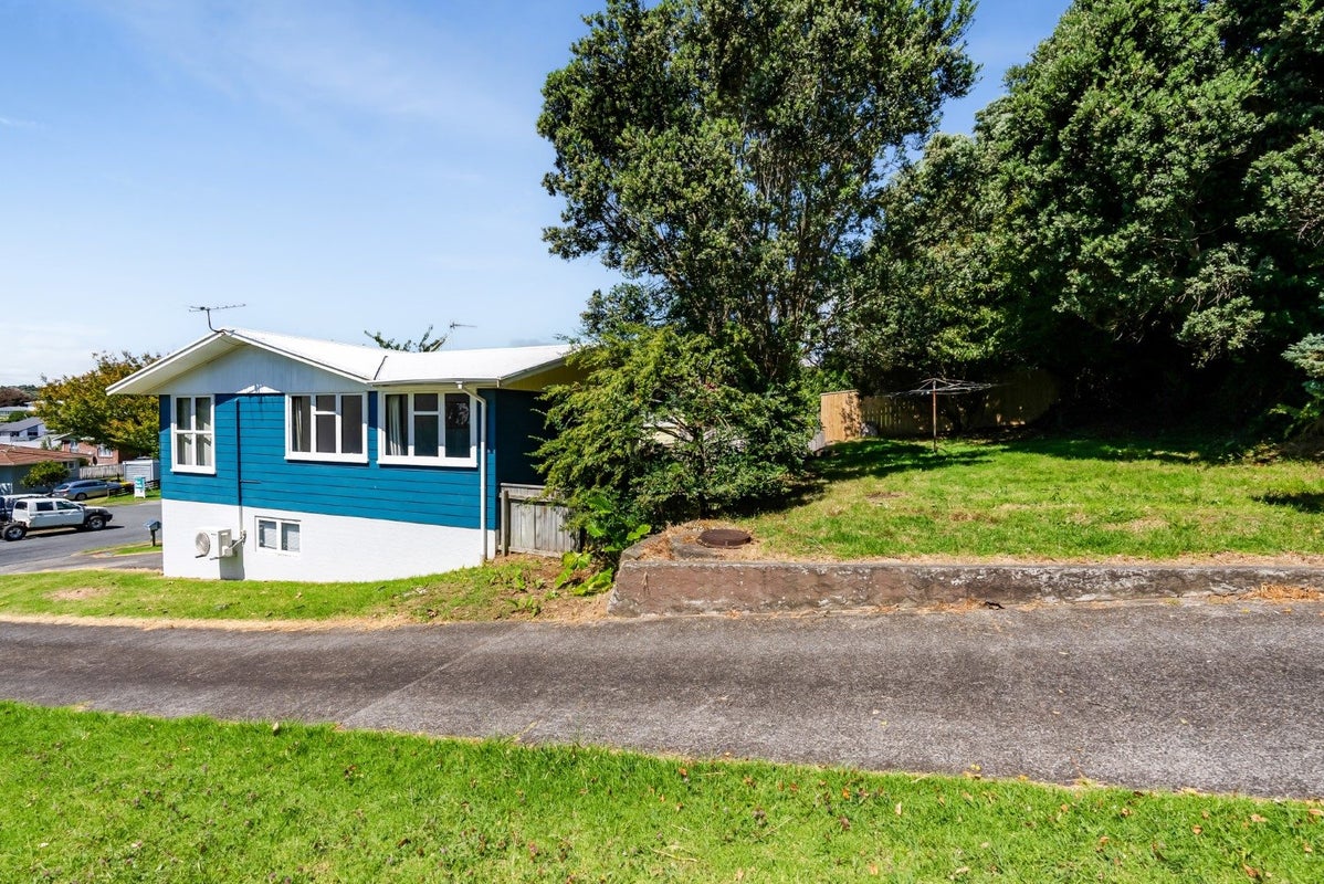 8 Granby Place, Westown, New Plymouth - Carousel 22