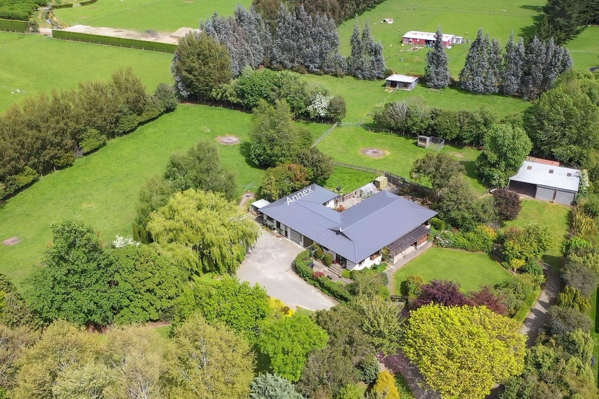 14 Winton Lorneville Highway, Winton, Winton - Carousel 1