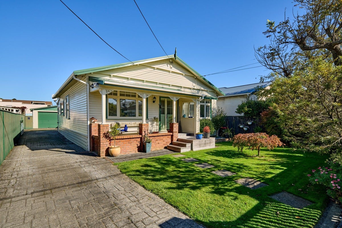160 Knights Road, Lower Hutt, Lower Hutt, Wellington - Carousel 1