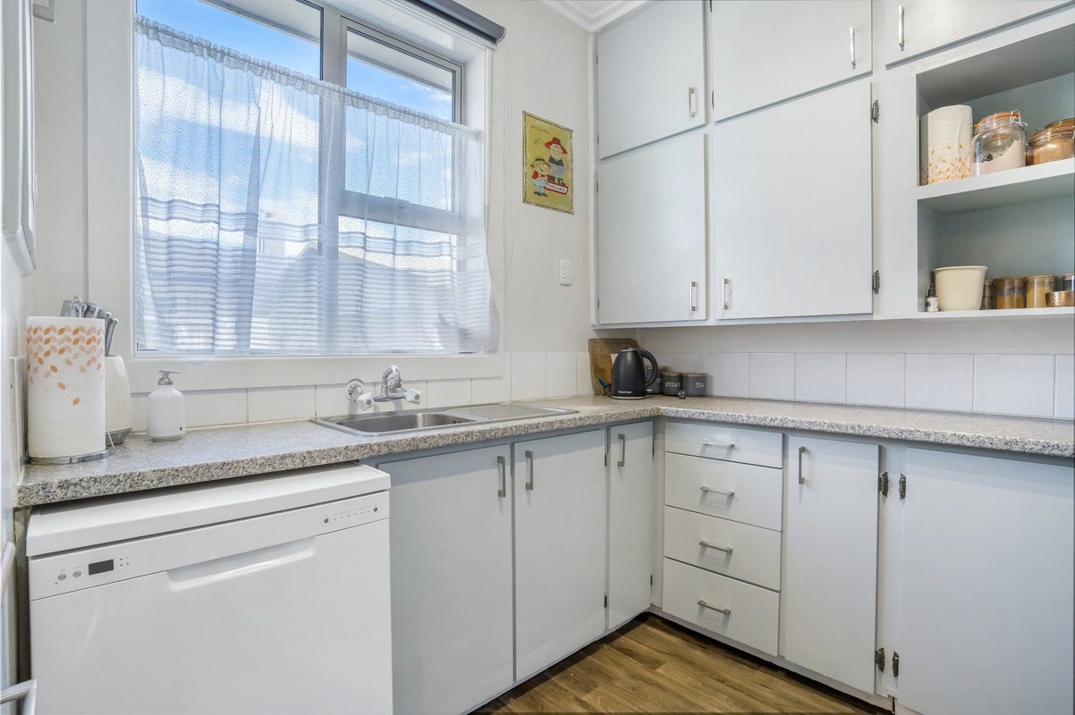 132 MacKenzie Street, Winton, Winton - Carousel 2