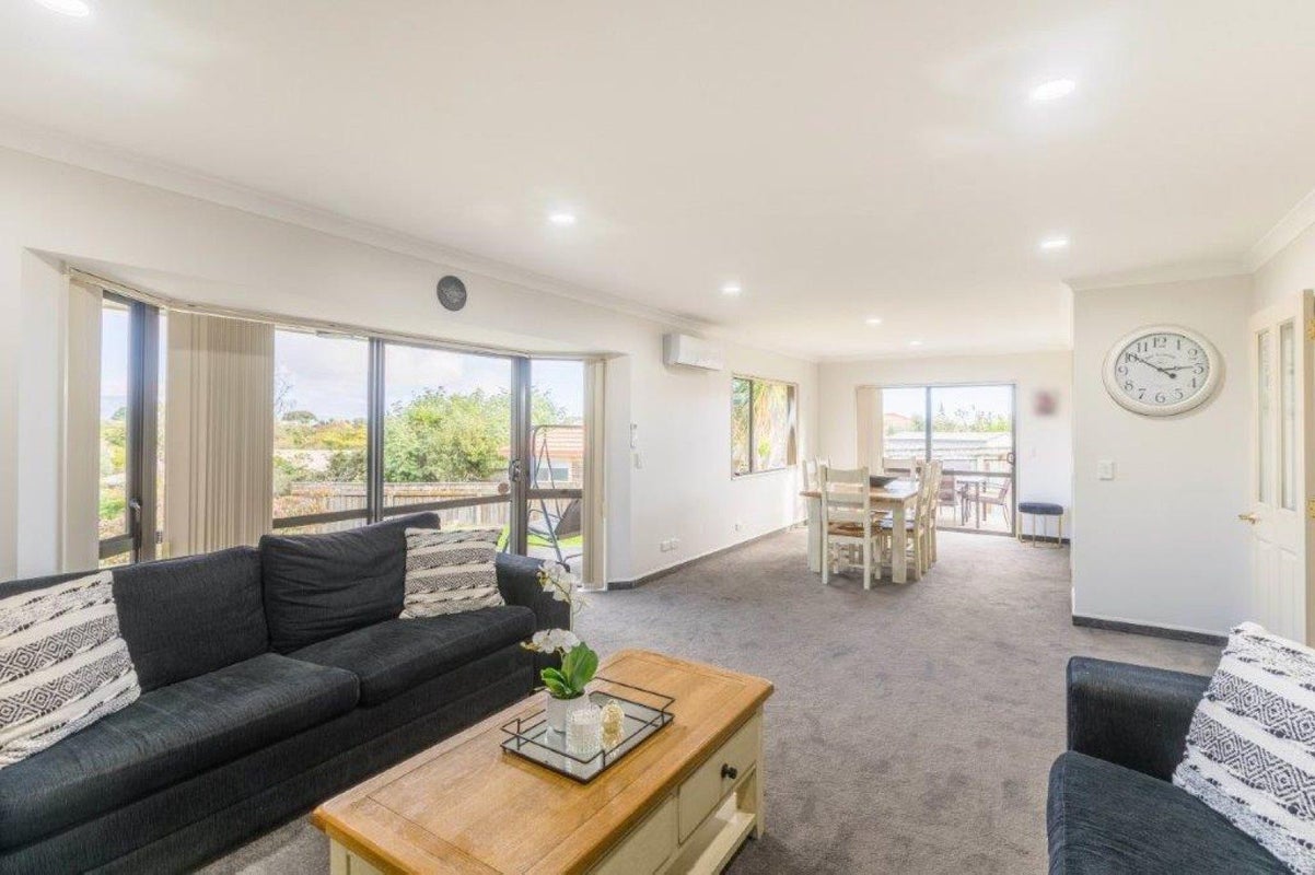 6 Shearwater Rise, Paraparaumu Beach, Paraparaumu - Carousel 2
