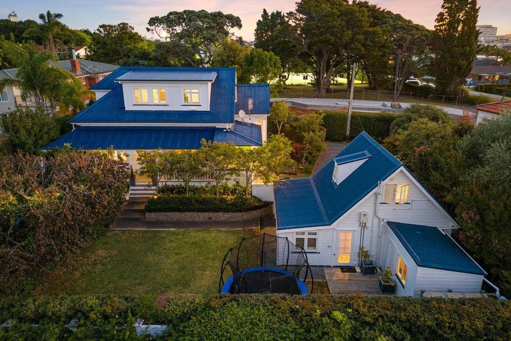 8 Dodson Avenue, Milford, Auckland - Carousel 2