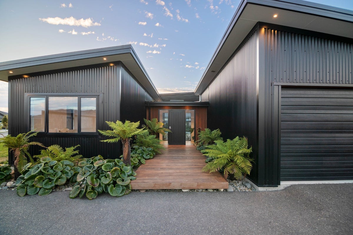 36 Summersfield Boulevard, Appleby, Richmond - Carousel 1