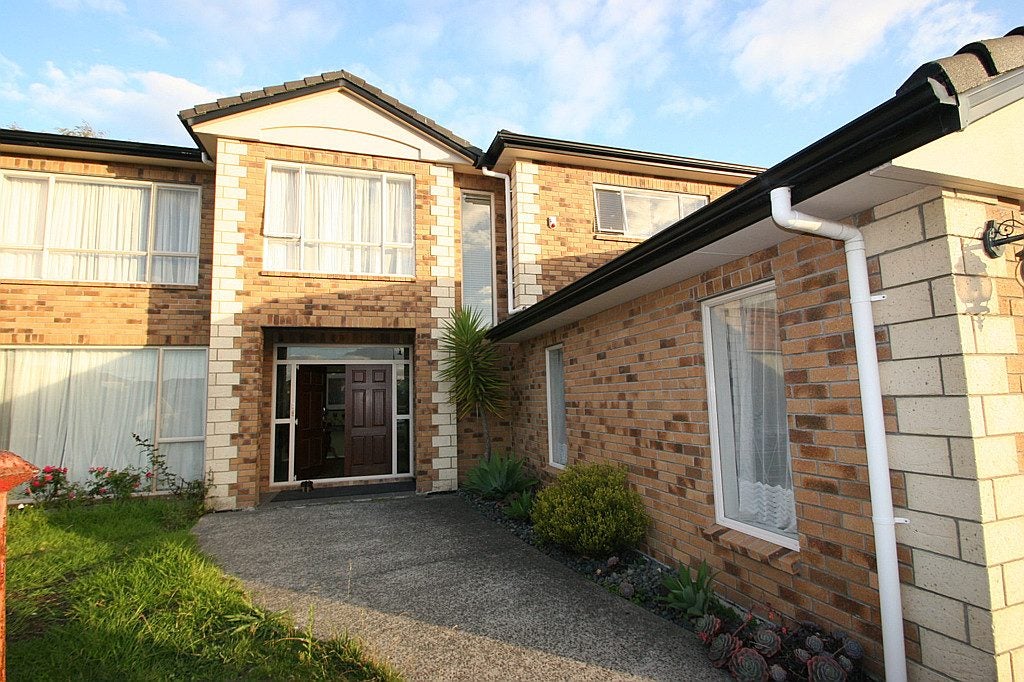 25 Malin Place, Pinehill, Auckland - Carousel 1