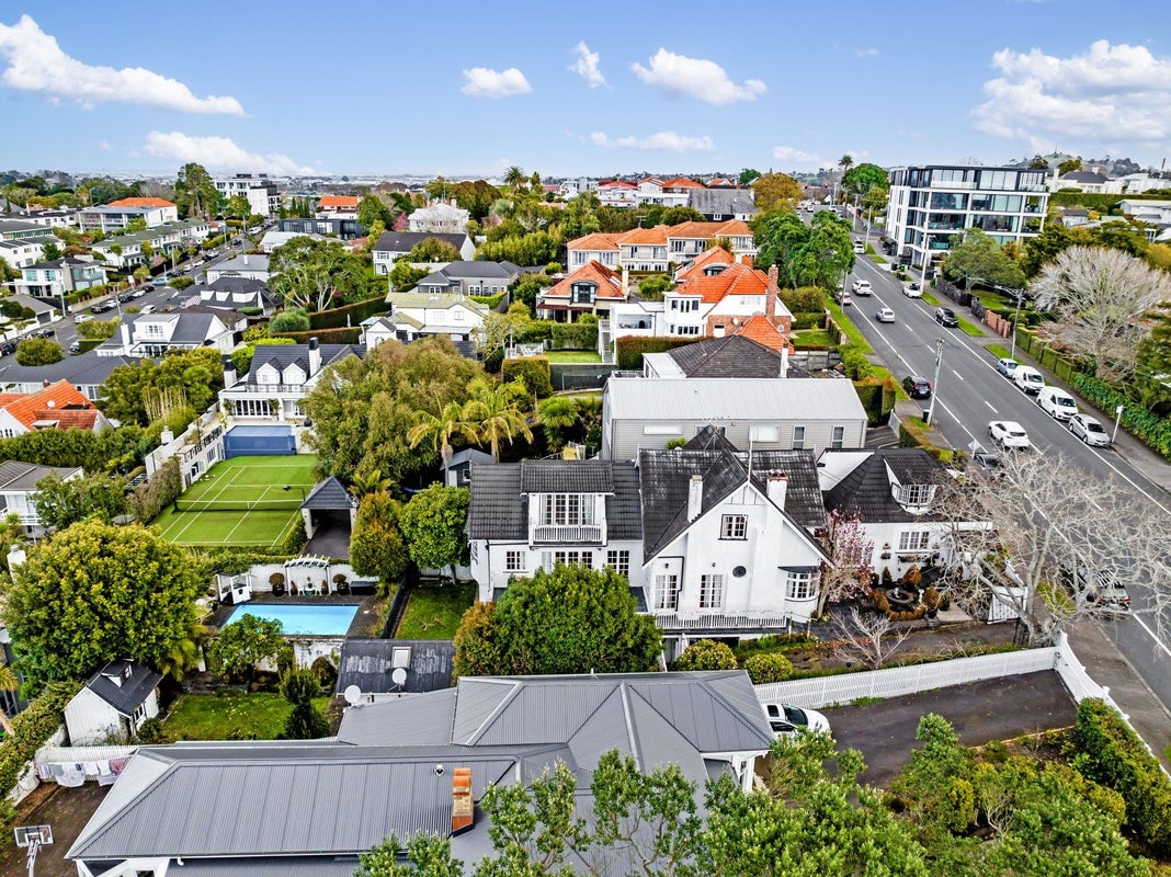 23 Orakei Road, Remuera, Auckland - Carousel 2