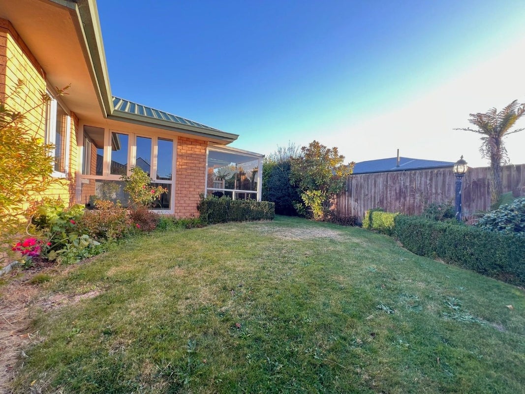 188B Harewood Road, Papanui, Christchurch - Carousel 1