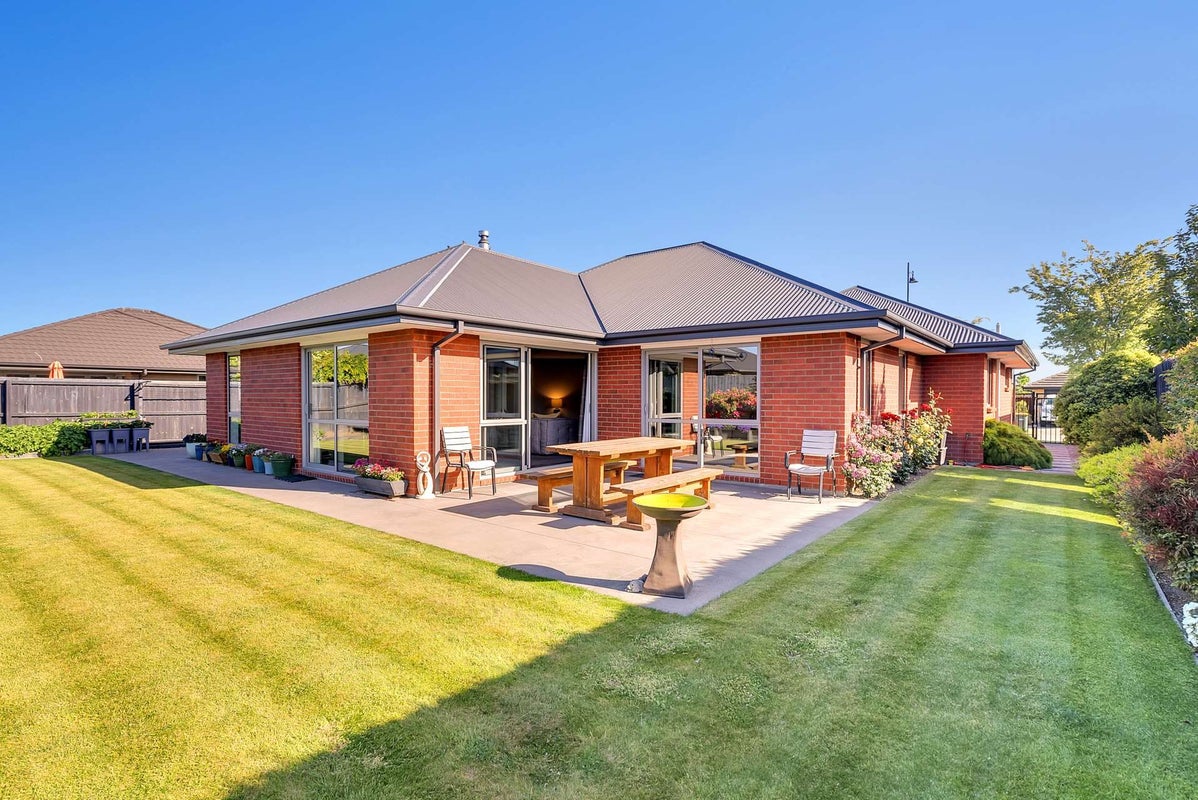 69 Cassidy Avenue, Lincoln, Lincoln - Carousel 1