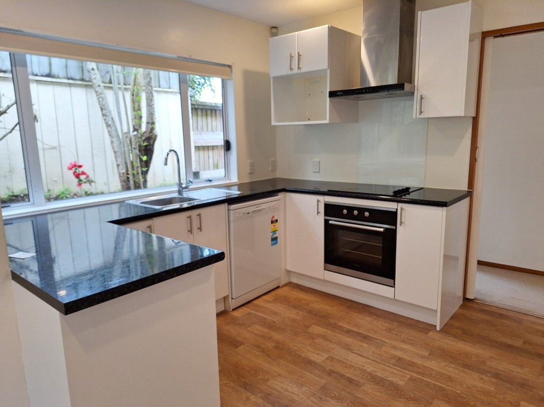 2/172 Upland Road, Remuera, Auckland - Carousel 2