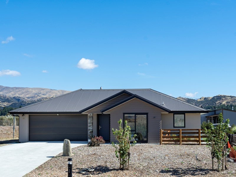 15 Jackson RISE, Luggate, Luggate - Carousel 1