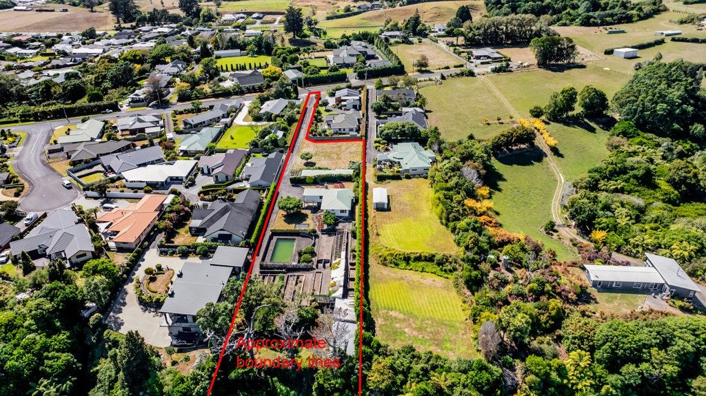 102A Queens Road, Glen Avon, New Plymouth - Carousel 31