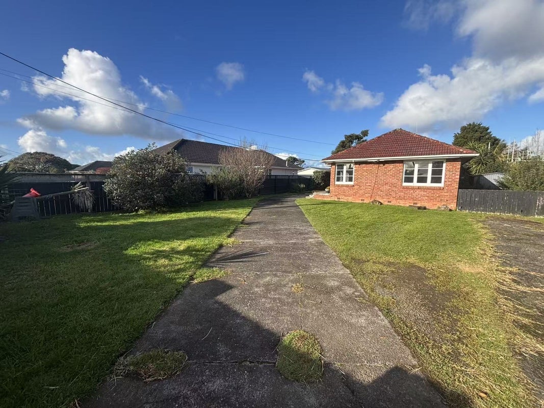 7 Rixon Place, Te Atatu Peninsula, Auckland - Carousel 13