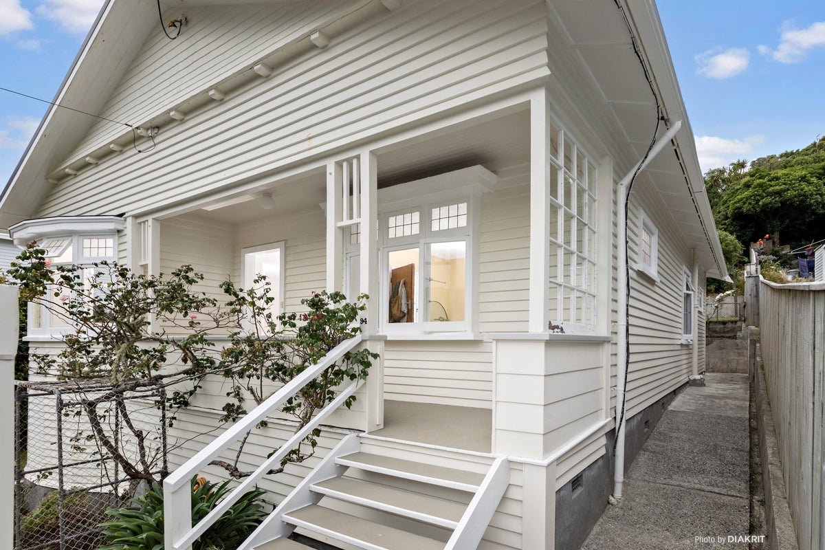 94 Parkvale Road, Karori, Wellington - Carousel 1