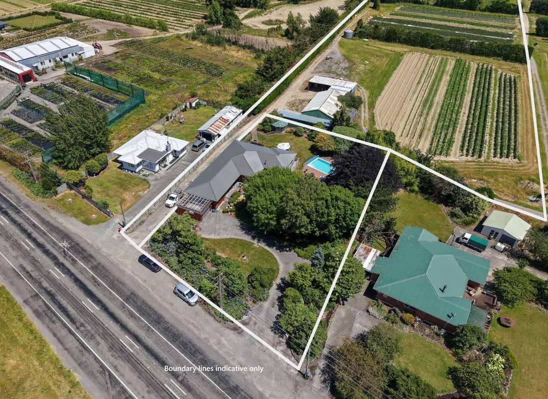 1191 State Highway 1, Otaki - Carousel 1