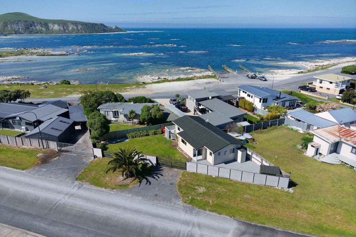 148 South Bay Parade, South Bay, Kaikoura - Carousel 1